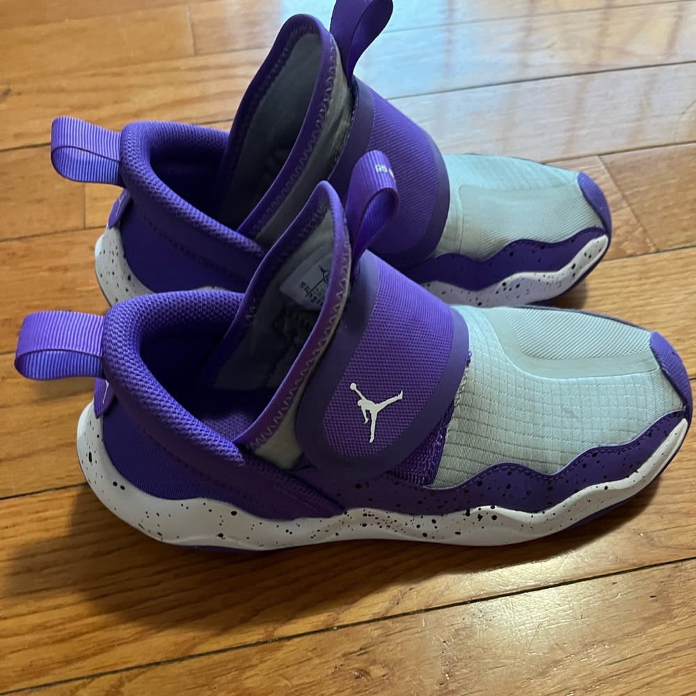 Jordan Kids Sneakers in Purple and Gray